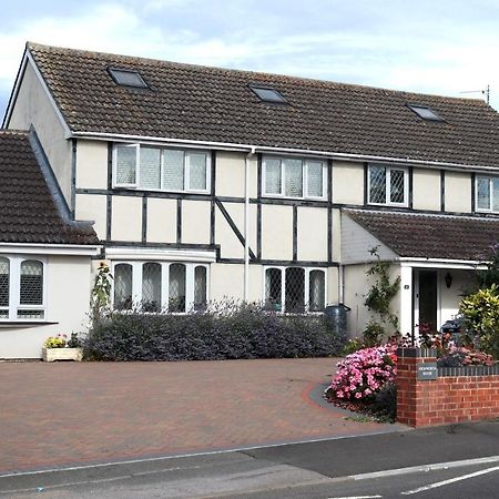 مبيت وإفطار سويندون Highworth House المظهر الخارجي الصورة